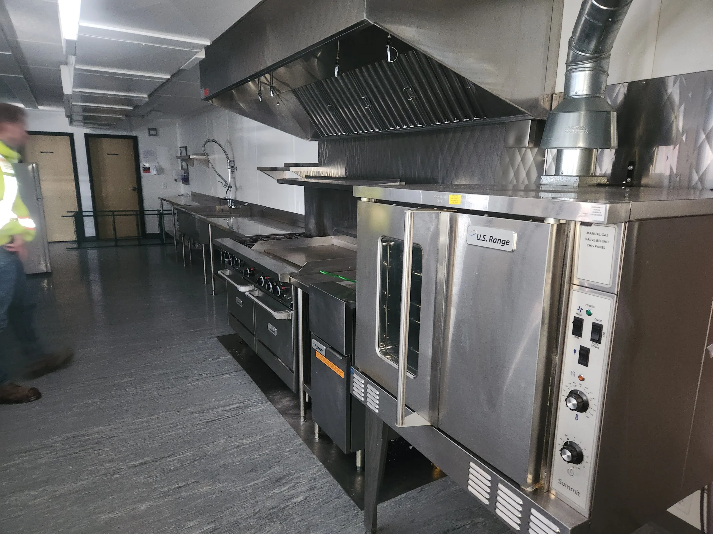 Kitchen and Diner Facility built by Premiere Builders (photo 14)