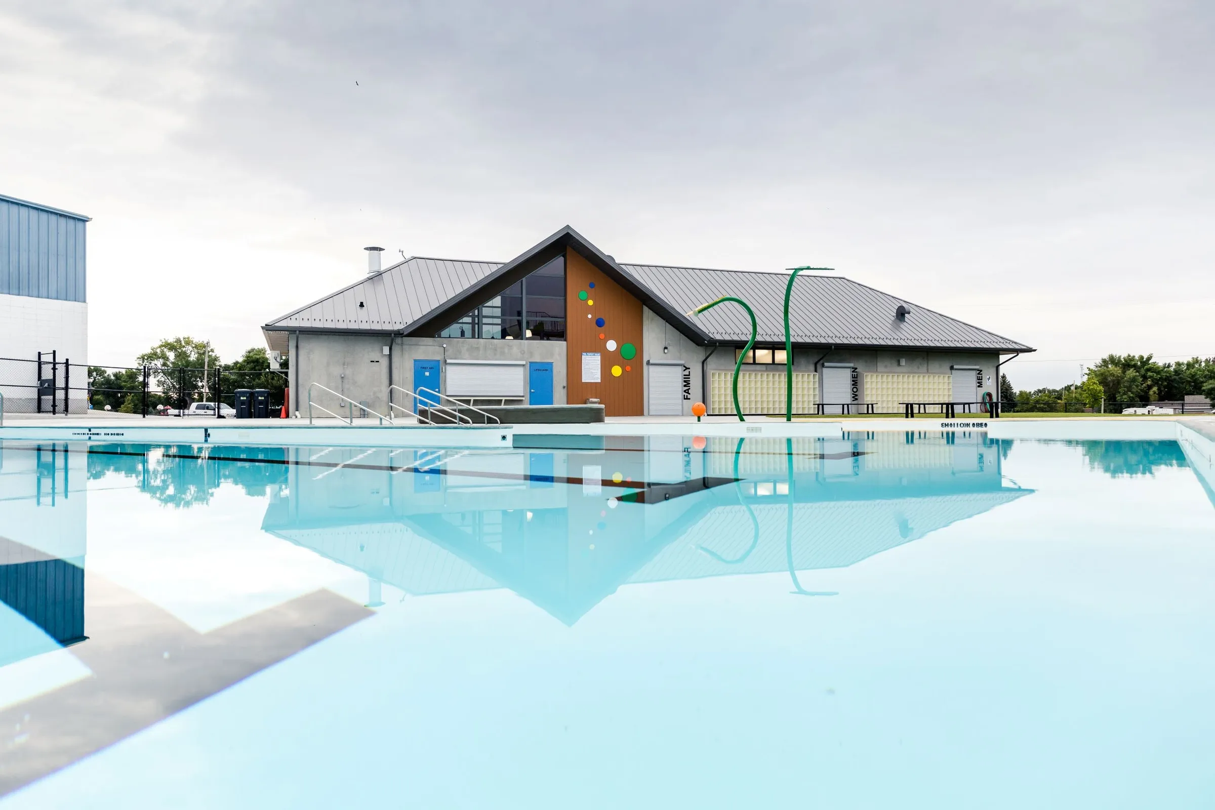 Picture Butte Aquatic Centre built by Premiere Builders (photo 2)