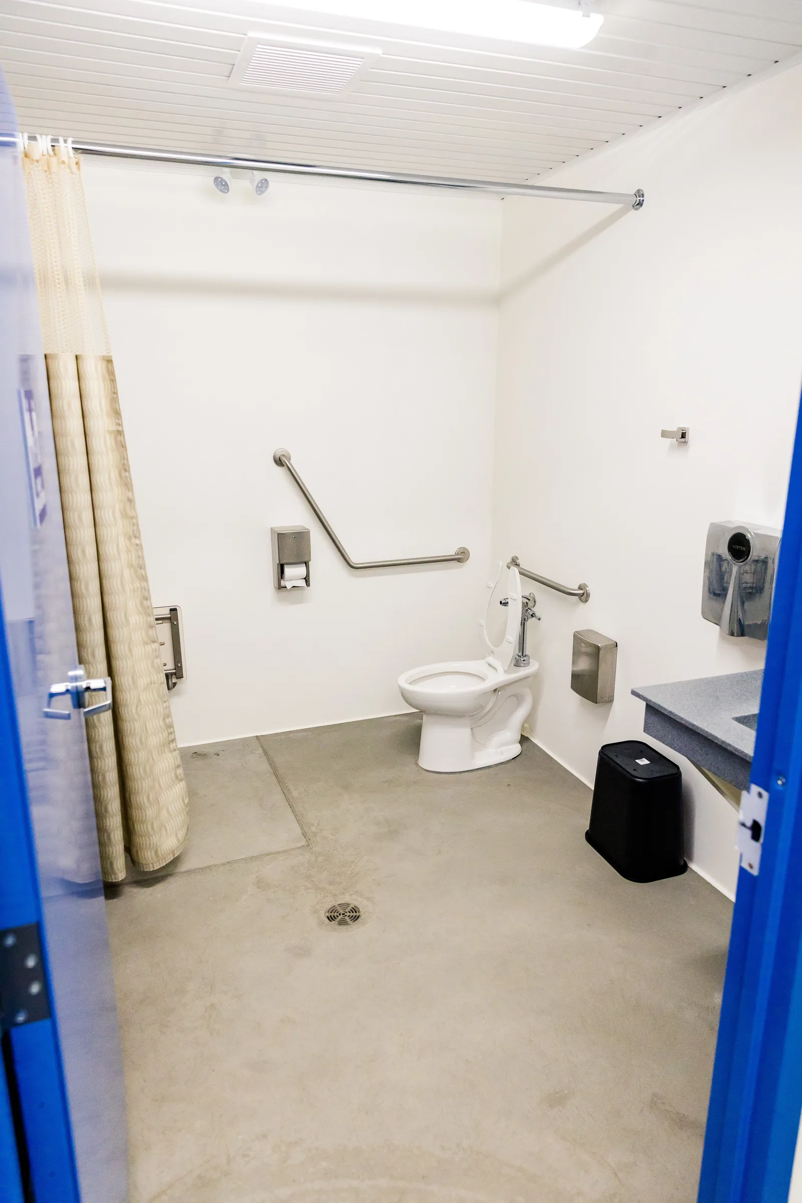 Picture Butte Aquatic Centre built by Premiere Builders (photo 5)