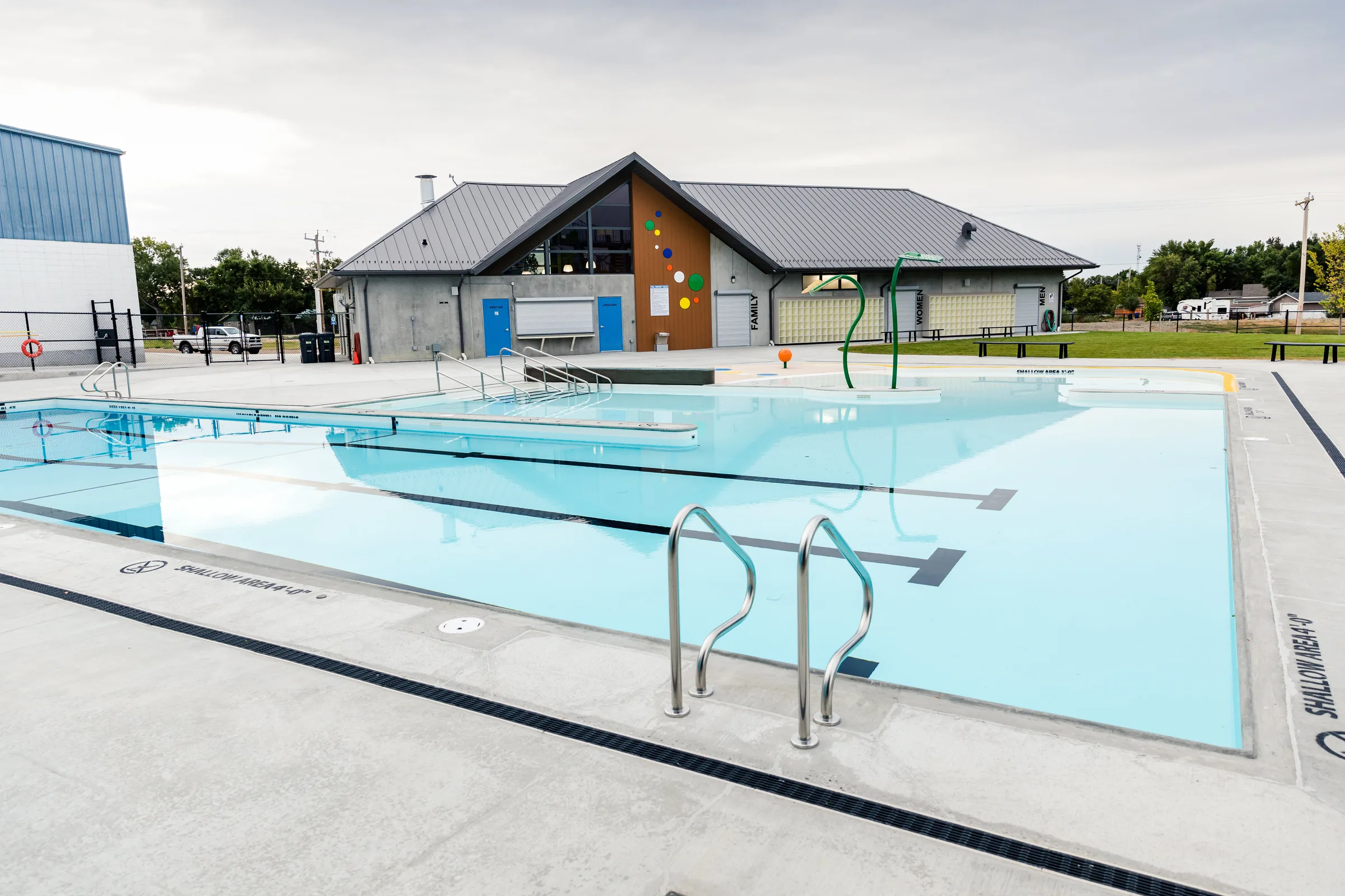 Picture Butte Aquatic Centre built by Premiere Builders (photo 17)