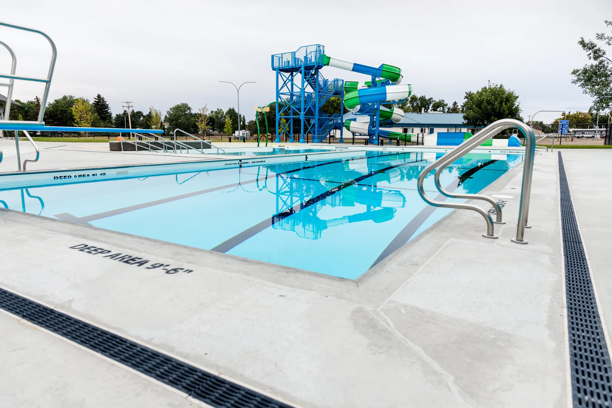 Picture Butte Aquatic Centre built by Premiere Builders (photo 18)